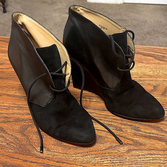 Coach Mercy Black Leather/ Suede Tie Front Ankle Boots, Wedge Heel. Size 8 - Picture 4 of 13